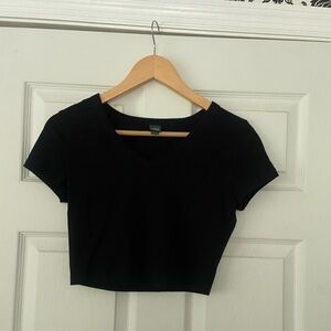 wild fable cropped v-neck tee